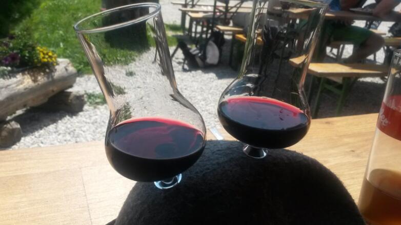 Heidelbeerschnapserl auf der Steineralm