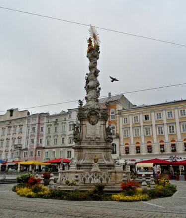 Hauptplatz Linz mit Pestsäule