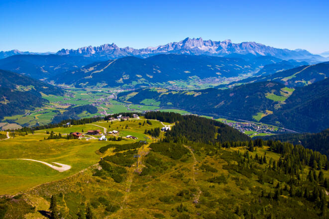 Ausblick ins obere Ennstal mit Dachstein