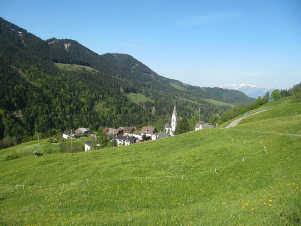 Blick auf Innerlaterns. Laterns ist mit Damüls die älteste urkundlich nachweisbare Walser Siedlung in Österreich