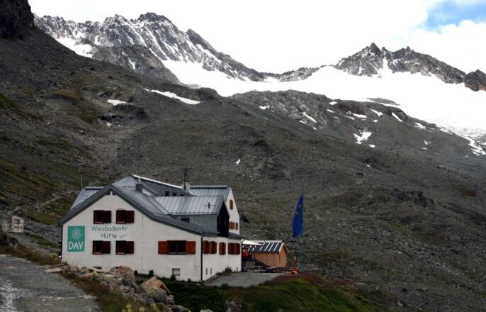 Wiesbadener Hütte 2443m