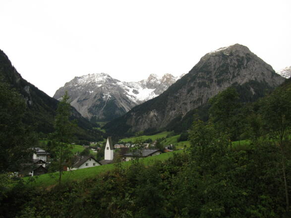 Brand in Richtung Innertal mit Mottakopf, Zirmenköpf und Seekopf