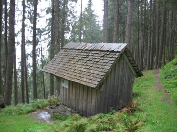 Bruaderhüsle unterhalb des Kristbergsattels