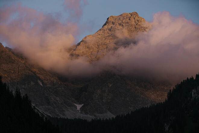 Abendstimmung im Nenzinger Himmel - Panüeler im Abendrot (c) Dominic Berchtold / Vorarlberg Tourismus