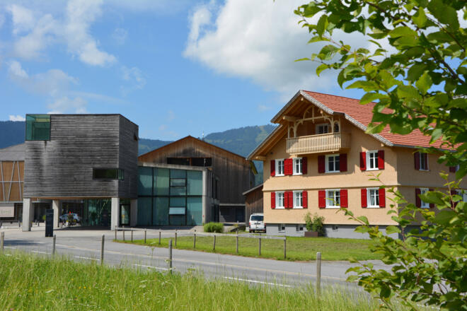 Gemeindeamt mit Bauernhaus
