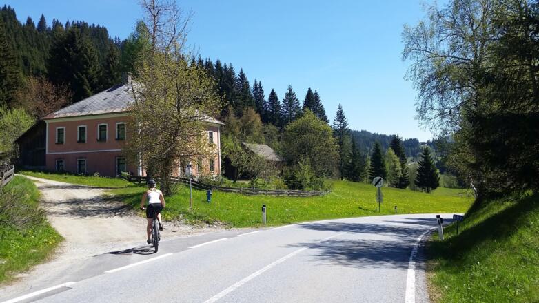 Abbiegen auf Forststraße &quot;Preber Runde&quot;