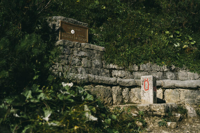 Grenze zum Fürstentum Liechtenstein auf dem Weg zum Sareiser Joch (c) Dominic Berchtold / Vorarlberg Tourismus