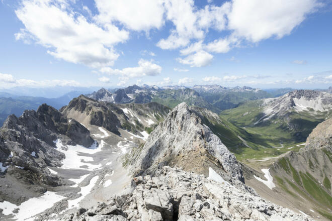 Ausblick von der Valluga (c) Lucas Tiefenthaler / Vorarlberg Tourismus