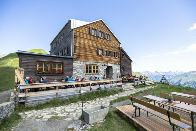 Stuttgarter Hütte (c) Lucas Tiefenthaler / Vorarlberg Tourismus
