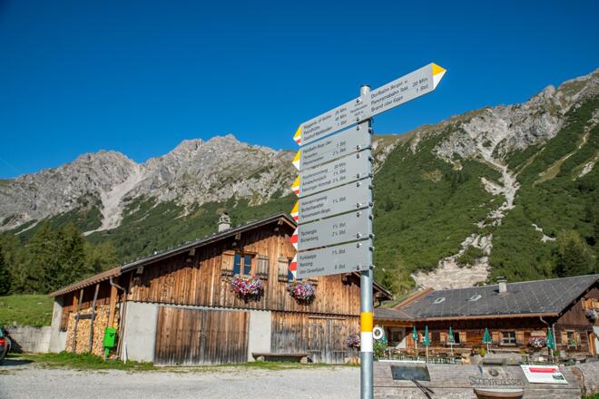 Innere Parpfienzalpe - Einkehrmöglichkeit am Parpfienzrundweg
