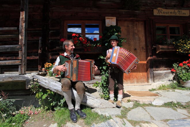 Auf der Maurachalm wird gerne musiziert und gesungen