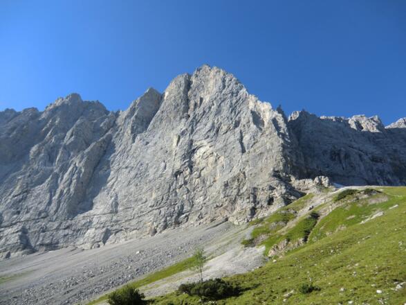 Blick zur Laliderer Spitze (2588 m)