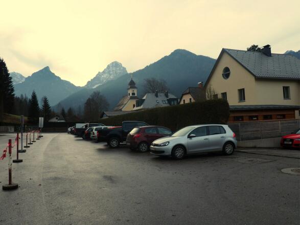 Parkmöglichkeit bei der Kabinenbahn 590m