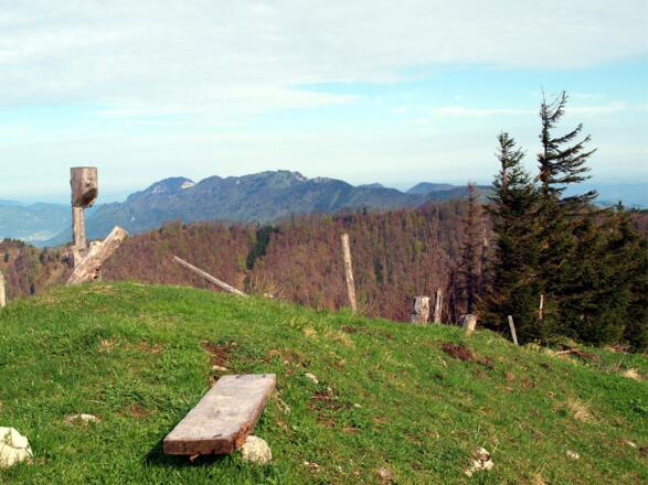 Schneeberg 1244m mit Gipfelbank