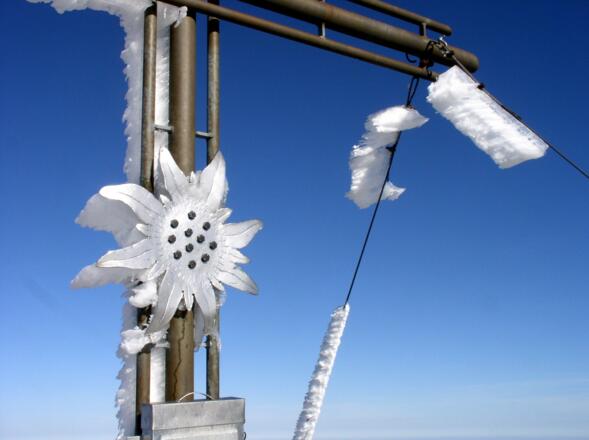 Detail vom Gipfelkreuz des Scheiblingsteins 2197 m