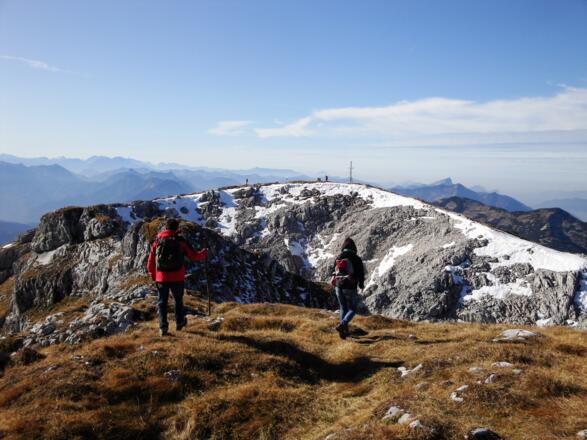 Der Westgipfel des Schönberges mit dem Hauptkreuz