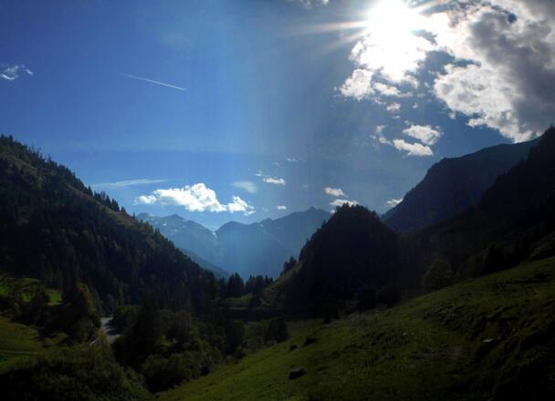 Wölflerweg - Blick auf Glocknerstraße Richtung Ferleiten