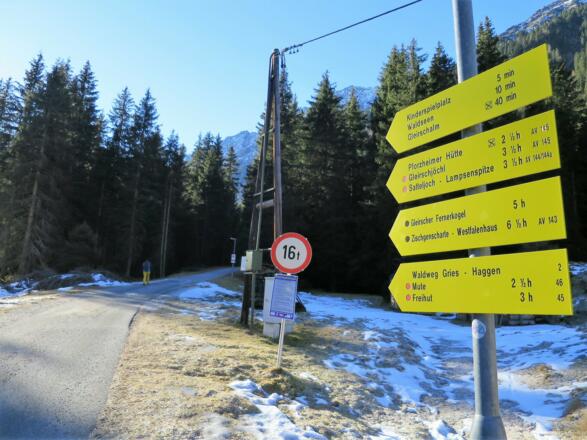 Auf den Hinweisschlidern wird der Mutenkogel einfach &quot;Mute&quot; genannt.
