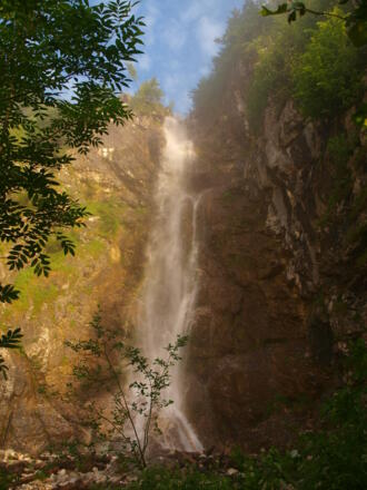 Wasserfall 840 m im Morgenlicht