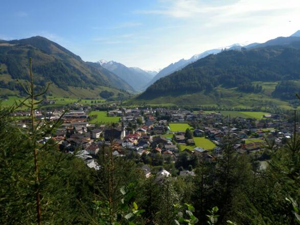 Blick auf Bruck und Richtung Fusch