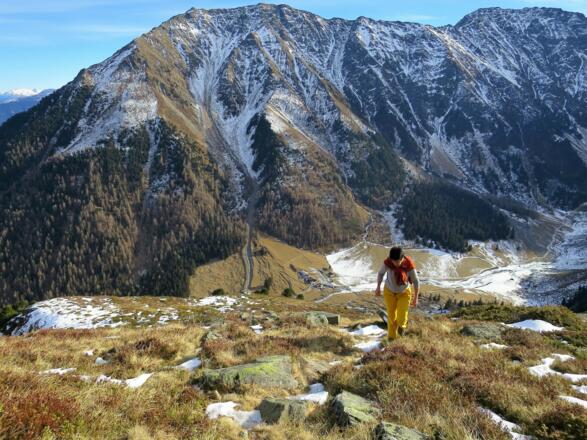 Unterwegs Richtung Mutenkogel am 02.01.2016. Hinten der Freihut.