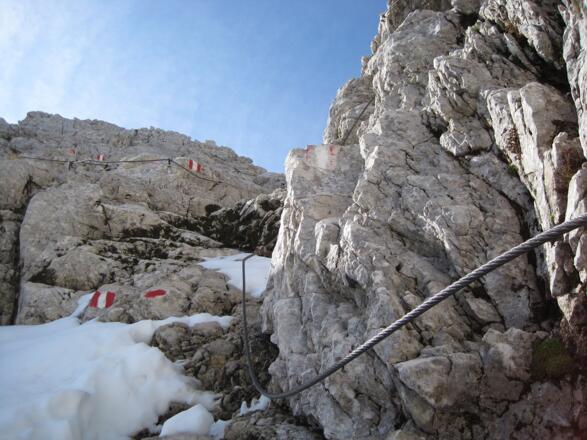 Rückblick im Steig in Richtung Brotfallscharte
