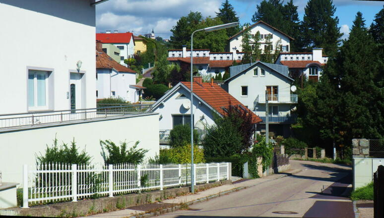 Zaubertal, rechts bei Tafel ab