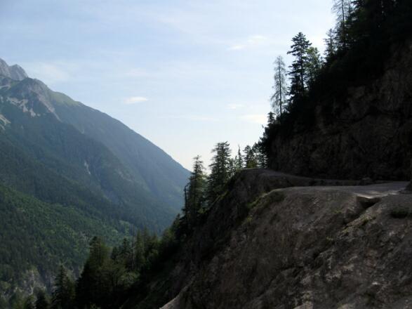 Beim Blick zurück kann einem schon mal anders werden, wenn man sieht auf welch&#039; abenteuerlichen Pfaden man sich bewegt.