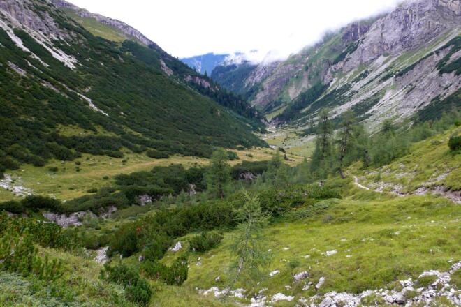 Blick zurück ins lange, einsame Alperschontal