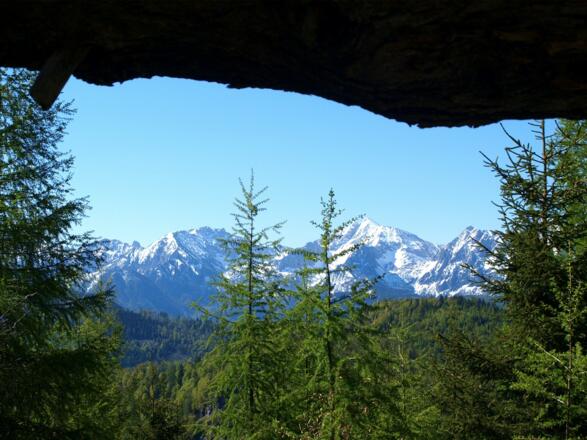 Haller Mauer beim Aufstieg um 1300 m
