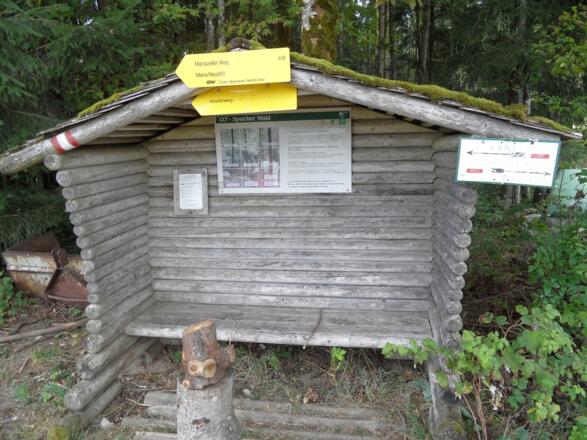 Wartehäuschen, der nächste Bus kommt bestimmt.