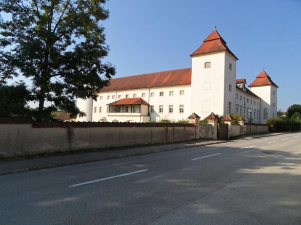 Das zum Pflegeheim umgebaute Schloss Losensteinleiten.