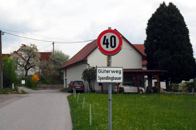 Links, Güterweg Spendlingbauer 370m