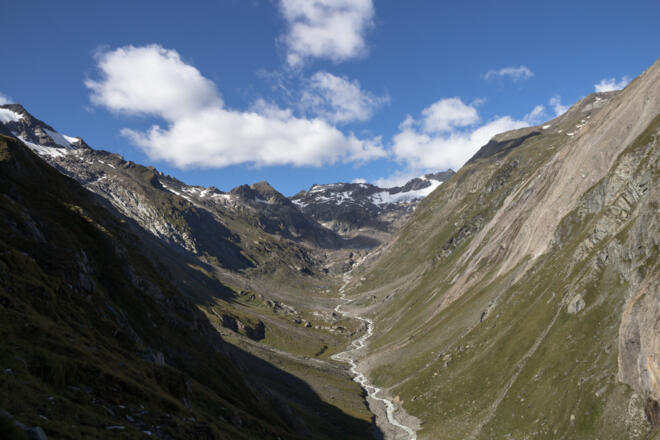 Oberes Umbaltal Bildmitte links der Ahrner Kopf