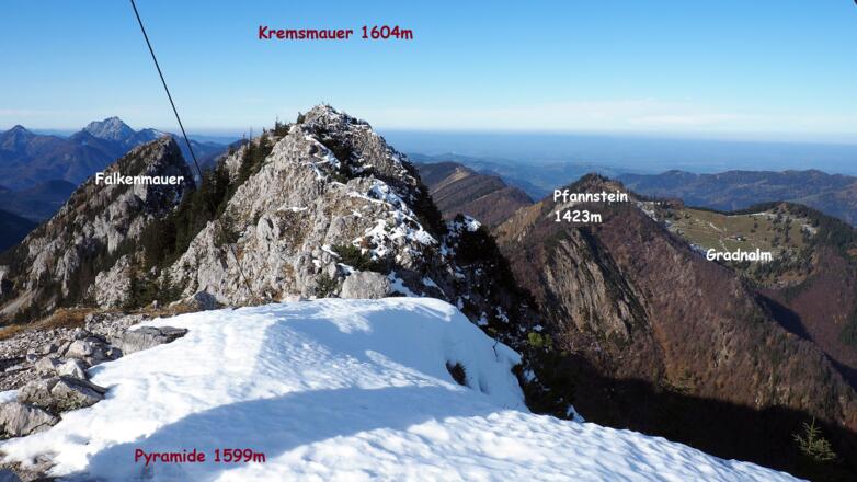 Pyramide 1599m, Blick westwärts