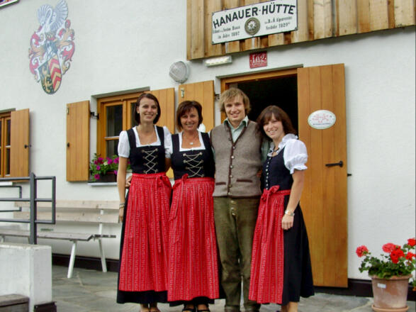 Das Team der Hanauer Hütte heißt Sie herzlich willkommen