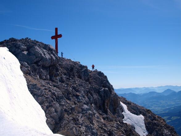 Kreuz in Sicht um 2465m