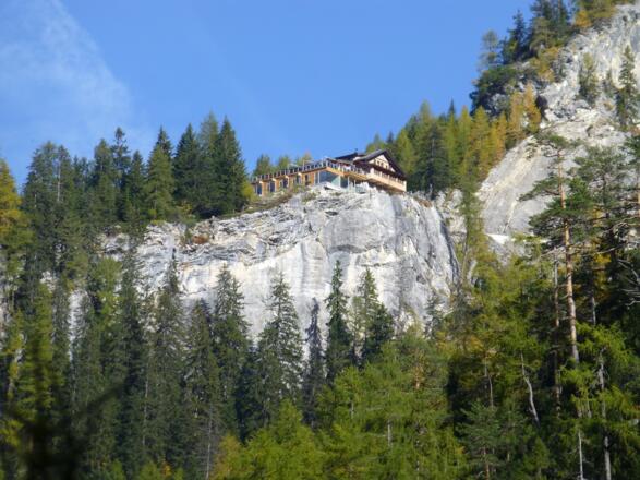 Dort oben haben wir geschlafen! Die Dolomitenhütte (1620 m) 