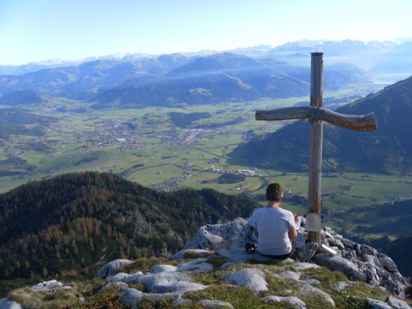 Brandlkogel oder Schneegrubkögei mit Blick nach Saalfelden