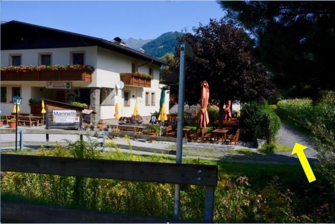 Vom Bahnhof Dölsach bei GH Marinelli re. vorbei