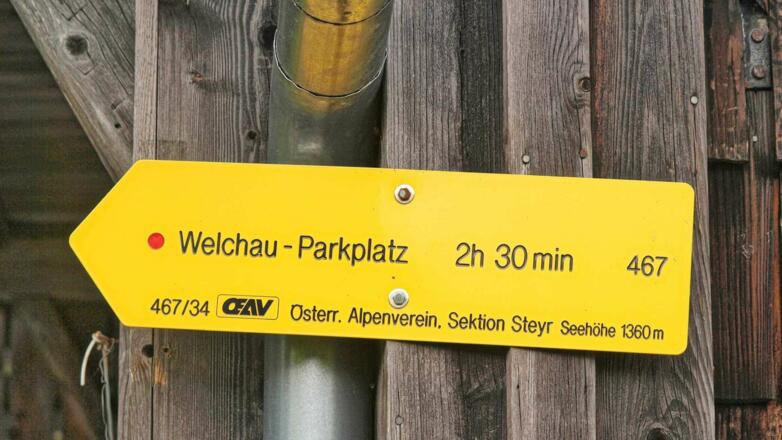 Wegbeschilderung &quot;in die Welchau&quot; auf der Feichtauhütte