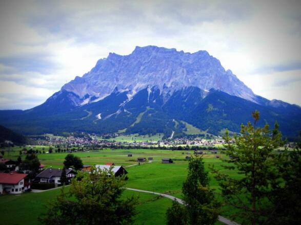 Zugspitze von Lermoos (6. Aug. 2012)