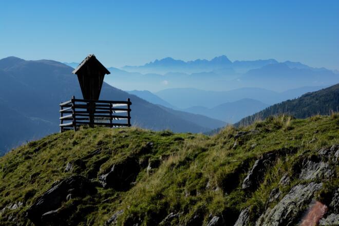 Sanfte Almböden und herrliche Fernsicht: Bei der Bratleiten Alm