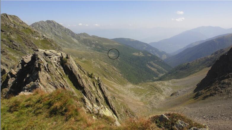 Nach Passieren des Kl. Kreuzecks lässt sich die Salzkofelhütte schon erahnen.