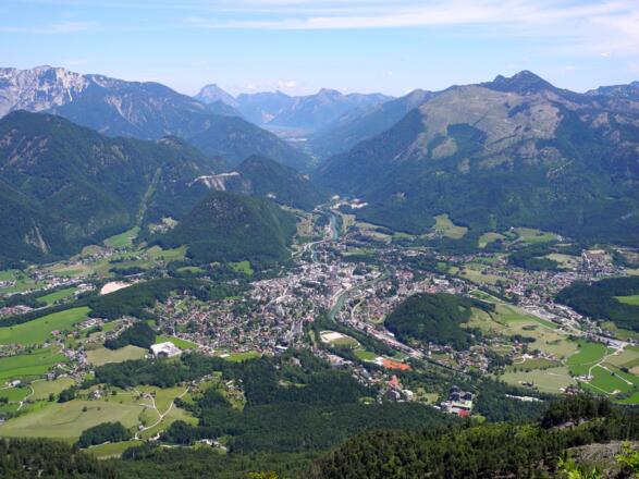 Tiefblick auf Bad Ischl vom Katrinkreuz