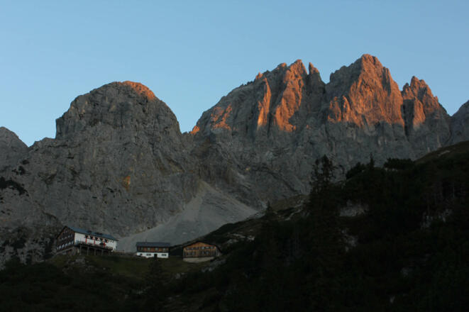 Gruttenhütte mit Roter Rinn Scharte