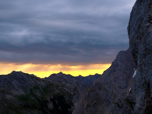 Sonnenaufgang  an der Prielnordwand