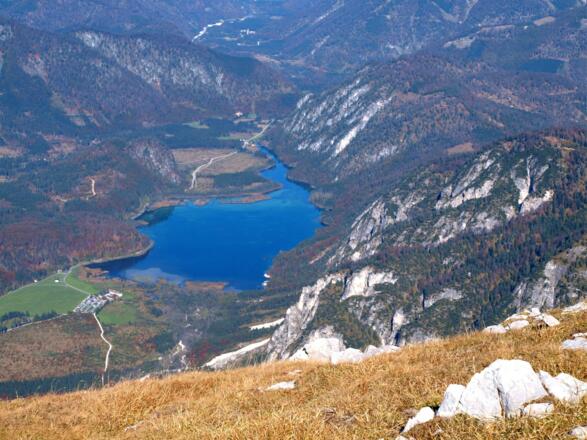 Tiefblick zum Almsee