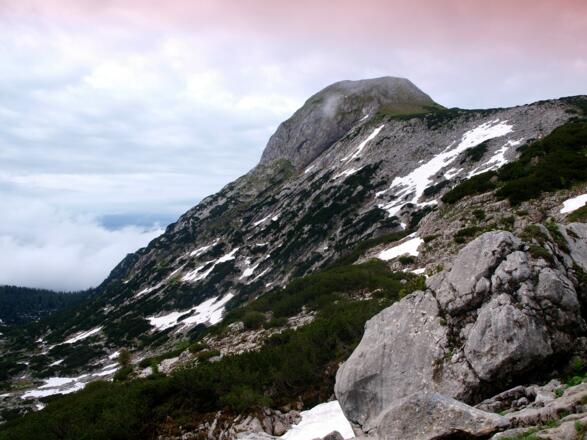 Rückblick vom Gipfelabstieg zum Elm