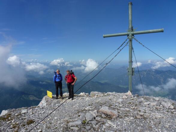 Der 4. Gipfel ist erreicht: Das Rothörnl (2394 m). Auf allen Gipfeln gilt: Eine grandiose Aussicht im 360º-Radius.